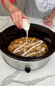 Your family will love this easy treat! this cinnamon roll casserole in the crockpot is so good! | Kristin's Friends