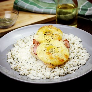 759K views · 305 reactions | Ananászos-sajtos csirkemell! Ha szereted a hawaii ízt, készítsd el a csirkét ananásszal! ;) :) HA TÖBB ILYEN VIDEÓT SZERETNÉL LÁTNI, KÖVESS MINKET ITT -> (Y) Recept videók (Y) ;) | Recept videók | Facebook