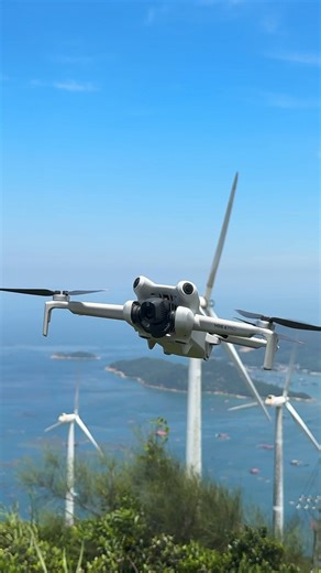 51K views · 101 reactions | バケーション映像を引き立てる4つの簡単なドローン動作！✨全ての瞬間を鮮明に撮影。 #DJI #Mini4Pro #tutorial #drone #ドローン #チュートリアル #ドローン空撮 #旅行 | DJI | Facebook