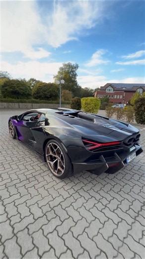 Gurkensohn schnappt sich den Lambo! 😳