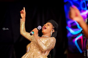 I once met her kunkhoma pakale kwambili.......and that time samandidziwaso koma mmene chauta amayendetsera zinthu kuti mudziwane its just wou. Aunt happy birthday and happy new year.to more years of eating dollars chete eeetu...... | Rute Make Labisoni