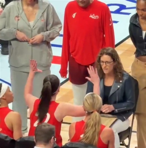 😯 HEATED Caitlin Clark & Coach Stephanie White | Indiana Fever WNBA womens basketball #shorts #short