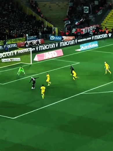 Neymar's Lightning Speed Skills on the Field
