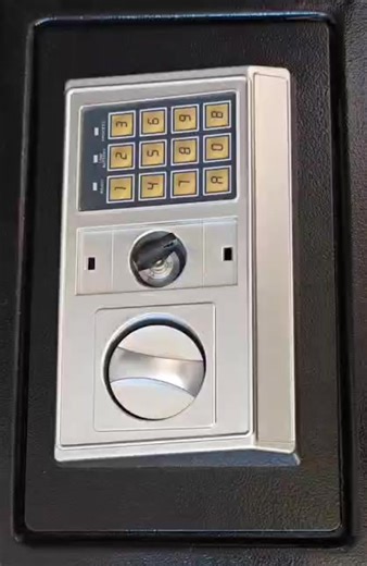 _EURO 💶 CONSIGNMENT BOX VIDEO WITH JEWELRIES & ACCESSORIES DONE 😁 *CLEAN & FAST DELIVERY 🚚 ⚡* QUALITY NA TOPNOTCH 🥴_