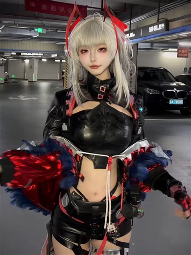 Momoko葵葵: Delta Force and Hackclaw Cosplay