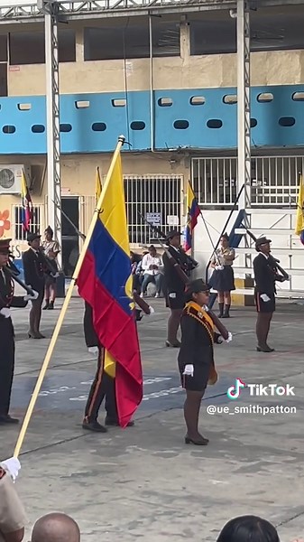 Judgment of the Flag by 3rd Year Cadets in Ecuador