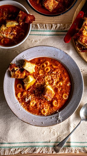 Tomato Hoop Soup with Cheese Croutons | Re-sharing this classic- There’s just something so nostalgic about tomato hoop soup, and served with these indulgent cheesy croutons, this is a recipe you’re gonna want to come back to time and time again! Serves: 4 Time: 45 mins 2 tbsp olive oil 2 sticks celery, finely chopped 1 onion, finely chopped 2 x 400g tins finely chopped tomatoes 1 tbsp tomato puree 1 tbsp Worcestershire sauce 1 tsp soft brown sugar 400ml veg stock 60g hoop shaped pasta (Anelli Si