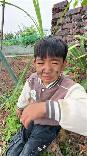 Two thieves stole the jelly from little shrimp #nangkhieuvip #funny #comedy