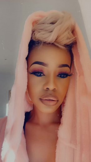 Emagameni Amathathu by Zandie Khumalo