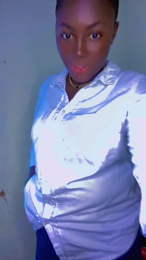 Exploring Expressive Hand Movements with a Simple Gesture