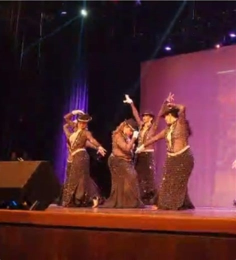 Ana Claudia Borges cia de danças - Michael Jackson #dancadoventre #bellydance #michaeljackson #smoothcriminal #dance