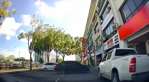 23K views · 157 reactions | Hailak #QCB3706 at Hong Leong Bank, Central Park Commercial Centre, Kuching, Sarawak. | Mother Parker | Facebook