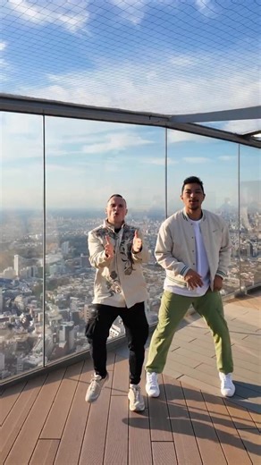 Ending the year on top of the world 🌏✨ A breathtaking view, a Bollywood dance, my great friend @nishijeff 🇯🇵and so much gratitude. 🎶: Thumkeshwari by @sachinjigar @rashmeetkaur @ashkinglive @aslidivyakumar 🎶 🧠: @zj_jbenoit 🦁 🕺🏻: @nishijeff #Bollywood #wemovetheworld #zincommunity #zumba #stepintohappy #indianmusic #zumbajapan @zumba @zincommunity | Jonathan Benoit