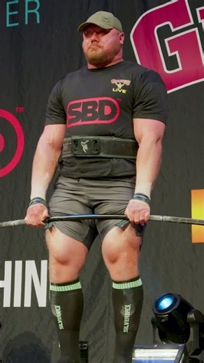 The final competition lift 🤝 Congratulations on an incredible career Bish #strength #strongman
