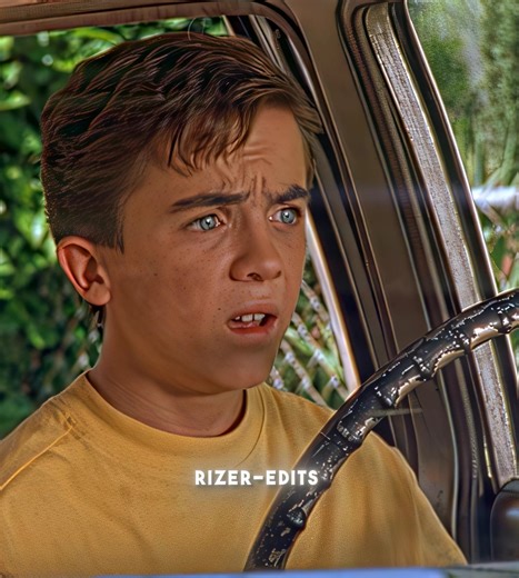 "He Thought It Was Over" ☠️🔥 | Malcolm In The Middle | Headlights (slowed) #Trending #Shorts