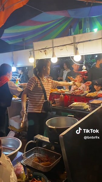 Đi xem hội mà tưởng clip kinh dị ko á