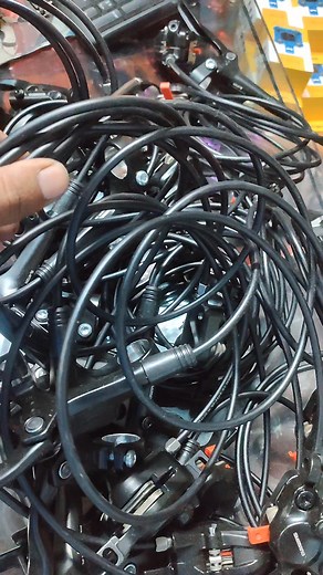 Shimano MT-200 & MT-201 ব্রেক মিডিয়াম বাজেটের মধ্যে সেরা ব্রেক — অসাধারণ পারফরম্যান্স এবং দারুন কন্ট্রোলের জন্য একবার ব্যবহার করলেই বুঝবেন পার্থক্য 🚚 সারাদেশে কুরিয়ার সার্ভিস এভেলেবল অফার প্রাইজ জানতে ইনবক্সে মেসেজ দিন 📦 অর্ডার ও তথ্যের জন্য: 👉 ইনবক্স করুন: m.me/111909911151066 WhatsApp & Call: 01718-909108 রাজু সাইকেল স্টোর ৩৭৩ শেরে বাংলা রোড, খুলনা (জেলা সমাজসেবা অধিদপ্তরের বিপরীতে) | Raju Cycle Store