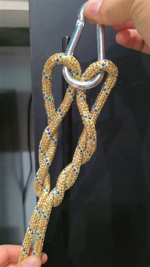 4.5K views · 33 reactions | Need a quick, reliable way to attach a rope to a hook or ring? The Cat’s Paw knot is strong, easy to tie, and perfect for boating, fishing, camping, and lifting. Save this reel and try it next time you need a secure connection!  . . . . #knots #magicknots #OutdoorSkills #catspaw #fishingtips #sailinglife #reeltips | Magic Knots | Facebook