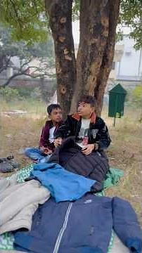 बच्चे जैकेट क्यों बेच रहे है🥺🥹 #foryou #shortsfeed #emotional #hearttouching #maa #sad #shorts