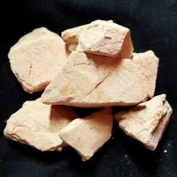 EATING SOUTH AFRICAN CLAY // CALABA (ASMR)