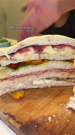 Deliciosas mil hojas de pizza casera