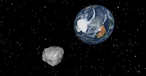 Massive asteroid misses Earth by ‘whisker’