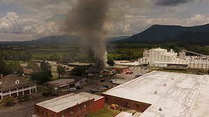 122K views · 643 reactions | This post contains outdated information ‐----------------- Chatsworth Fire, along with Murray County Fire Department, is working a commercial structure fire in downtown Chatsworth. Please avoid the area. Updates will follow. | Murray County Public Safety | Facebook