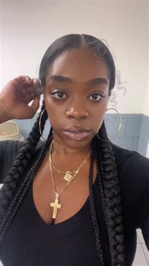 Trying new things this year 😍😉👋🏾 already enjoying the fruits of that decision #braidedponytails#braidedponytail#naturalbabe#oldsilkpress