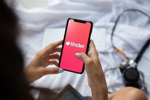 A man checking Tinder during sex was worst date ever, meeting men online is hell