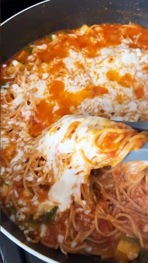 5-Ingredient One Pot Creamy Tomato Pasta