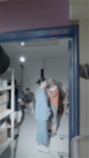 ○ ● ○ ● ○ ● ○ ● ○ ● 映像学科 映画専攻 プロモーションビデオを公開！ ○ ● ○ ● ○ ● ○ ● ○ ● 映画専攻の学生がインタビューに答えてくれました📣 映画専攻は今年の夏に #撮影合宿 を行い、自分たちで映画制作を行いました🎥 撮影や編集だけではなく、映画を制作するにあたり脚本を考えたりするのでやりがいを持って学べます！ 是非、本校の映画専攻に興味のある方はオープンキャンパスにお越しください👏 以上、映像学科のご紹介でした！ #２１世紀アカデメイア #東京ビジュアルアーツアカデミー #映像学科 #映画専攻 #映画 #監督 #助監督 #シナリオ #脚本 #エンタメ #クリエイティブ #専門学校