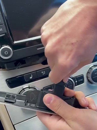 VW Passat B7 2010-2015 Android Car Stereo Installation Original Radio Removal #carplay #headunit #headunitandroid #androidauto #carstereo #vw #vwpolo #asmr #asmrcar | Pluscenter