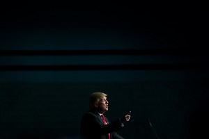 Protester cuts lights at Trump rally in Atlanta - The Boston Globe
