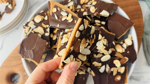Irrestible Chocolate Toffee Bark Recipe