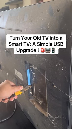 Infotech Tutoriales | We demonstrate how to transform an old TV into a smart TV using just a USB-C cable and a simple online tutorial, enabling users to add... | Instagram