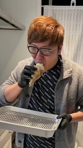 Is it delicious to deep fry soft serve ice cream and then turn it into fried food? #Shorts