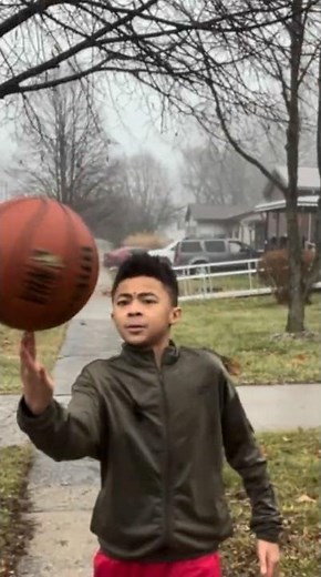 Day 1 trying to spin a basketball on my finger… This was hard 😭🏀