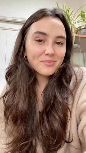Melinde Huez | Confidence Coach on Instagram: "Will you join me?🥰 As someone who’s been on a journey of self-discovery and growth, I know how it feels to be held back by fears, insecurities, and self-doubt. But I also know that it’s possible to break free from these limitations and embrace your authentic self.🙌 In this 20-day challenge, you’ll receive daily exercises, journal prompts, and videos texted directly to your phone, guiding you to: ❤️ Create a new positive self-image that boosts your