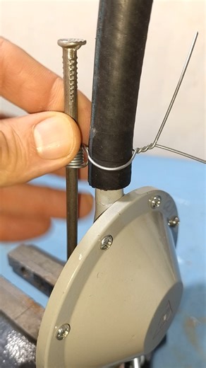 Simple Creative on Instagram: "A Great DIY hose clamp idea! How to make a strong and reliable clamp out of wire. Helpful homemade tips and tricks. Useful lifehacks for home #diy #hose #clamp #tipsandtricks #fblifestyle #howto"