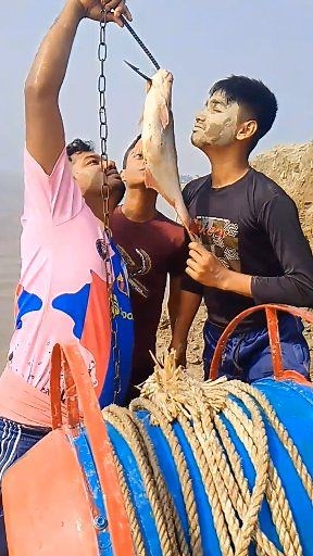 Shark fishing techniques in the dark waters of the murky river #bait #river | Fishing BD.R