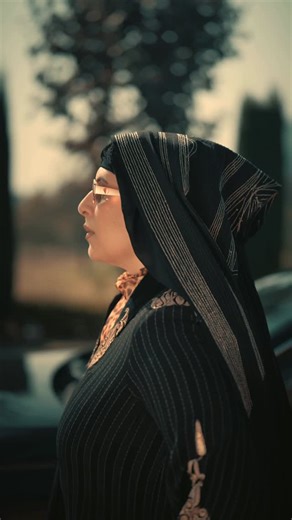 Shehla's Designer Collection on Instagram: "I do not choose between POWER and TRADITION.... "I CARRY BOTH ...." REVIVING KASHMIRI BURKA In frame @shehlasdesignercollection Camera @_mohammadshahid"