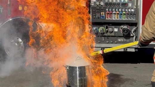 Reno fire Thanksgiving safety tips: What to do during a cooking fire