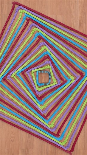 Lily Hevesh / Hevesh5 on Instagram: "🔊 sound on for this satisfying square domino spiral! listen how each square appears to go faster as it makes its way to the center :)"