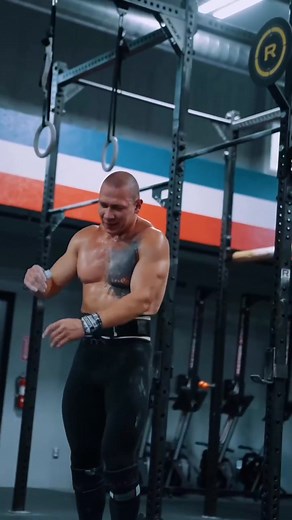 Roman powering through these snatches! 🤯 Rocking the TYR Force Elite Carbon Lifter, looking to elevate your game? 💪 #TWL #PUSHTHEBOUNDARIES #WORKOUT #FITNESS #CROSSFIT #HYROX | TWL