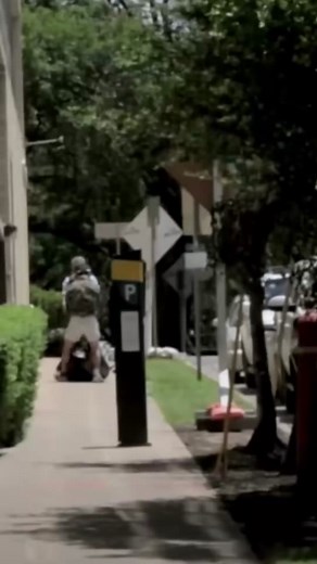 This prank is crazy 🤣🤣 #funny #prank #prankgonewrong #fake #uhoh