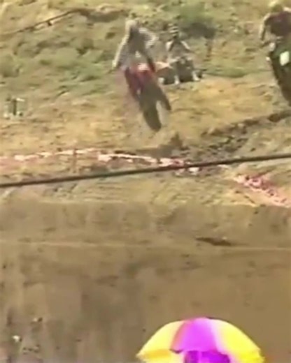 500 MX USGP ACTION! Ward vs Jobe vs JMB on 500s in 105 deg heat! #mx#motocross#motocrosslife#2stroke#2strokes#dirtbike#dirtbikes#mxgp#yz250#cr250#RM250#KX250#ktm250sx#cr125#yz125#kx125#RM125#cagiva#cr500 #kx500 | MXhistory Channel