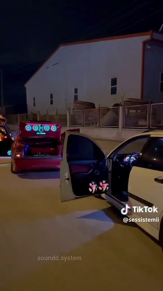 #basscar #soundsystem #sessistemi #speaker #farzetki #desibel #bass #lowbass #arabamüzikleri #basstest #türkiye #modifiye #modifiyeclub #loudmusic #автозвукболезнь #hairtrick #istanbul #musicbox #spl #ticari #woofer #caraudio #caraudioworld #carshow #tesisat #democar #basscarworld #bassworld #basslife