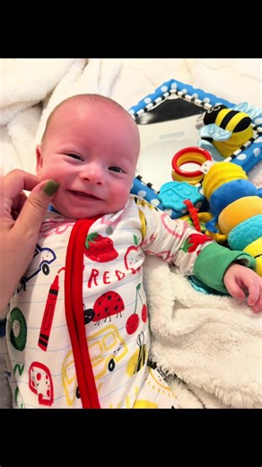 Wake-up vibes with Archie: first smiles, yawns, stretches & all the love in between 💙✨ #babiesoftiktok #newborn #momlife #nicubaby #trending