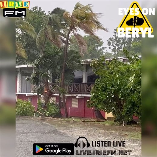📍Ocho Rios Bringing you real-time weather updates from our followers on Hurricane Beryl. 🌪️📸 #HurricaneBeryl | IRIE FM