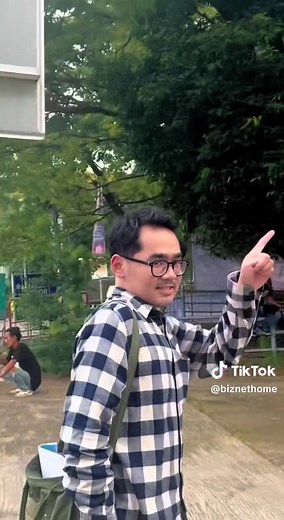 Pusing banget kan ngantri… Daripada capek ngantri mending ikutin tutorial masuk PRJ lebih cepat ala Minbiz 🤩🚀 #PRJ #PRJ2025 #JakartaFair #JakartaFair2025
